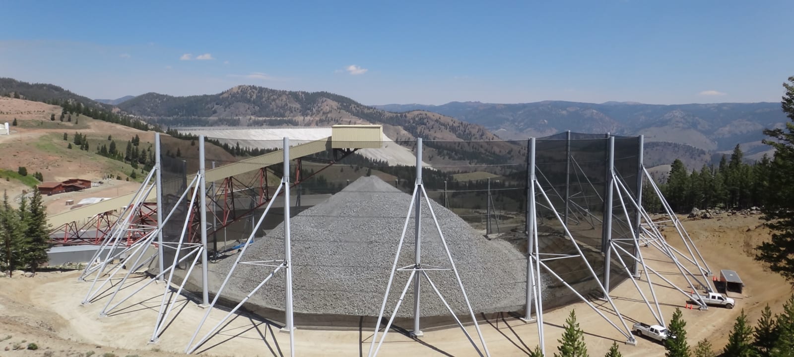 Dust fencing for stock pile